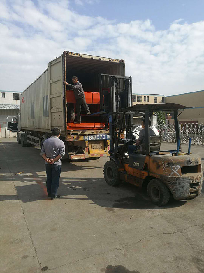 移动式登车桥装柜