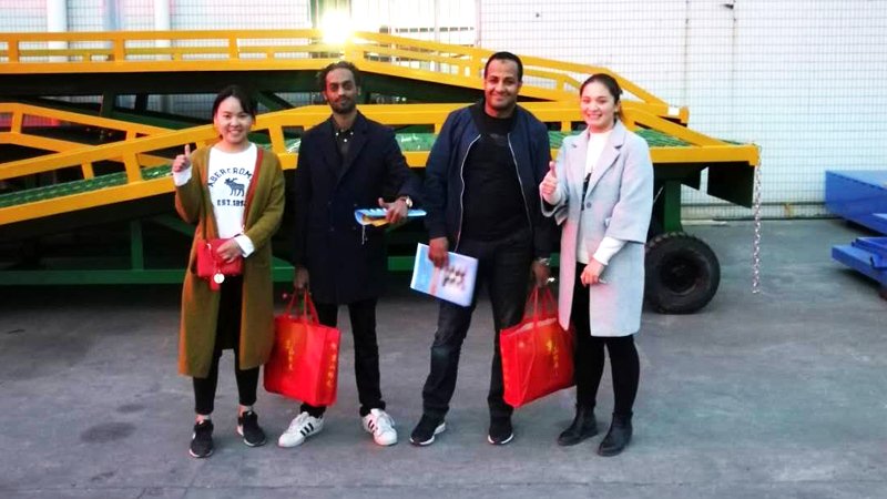 海外客户为万彩网升降平台点赞